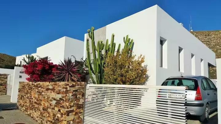 Exclusiva Casa Con Encanto En Agua Amarga Агуа Амарга Екстериор снимка